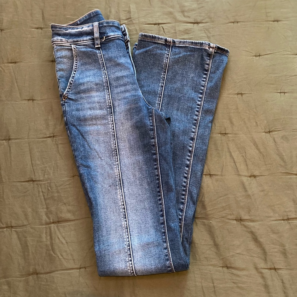American Eagle High Waisted 70s Flare Jean